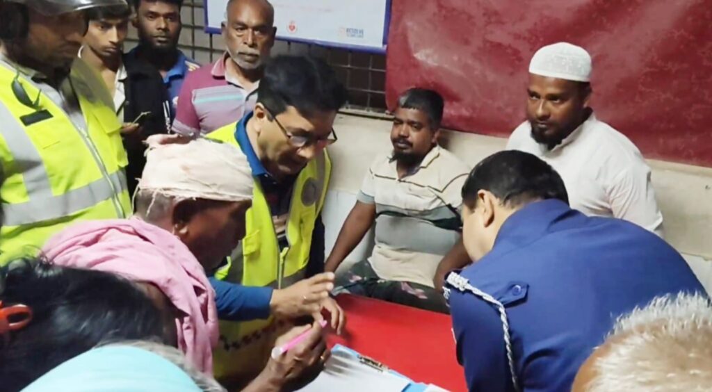 চাঁপাইনবাবগঞ্জে পরকীয়ার সালিশে নিহত ১, আহত ৪