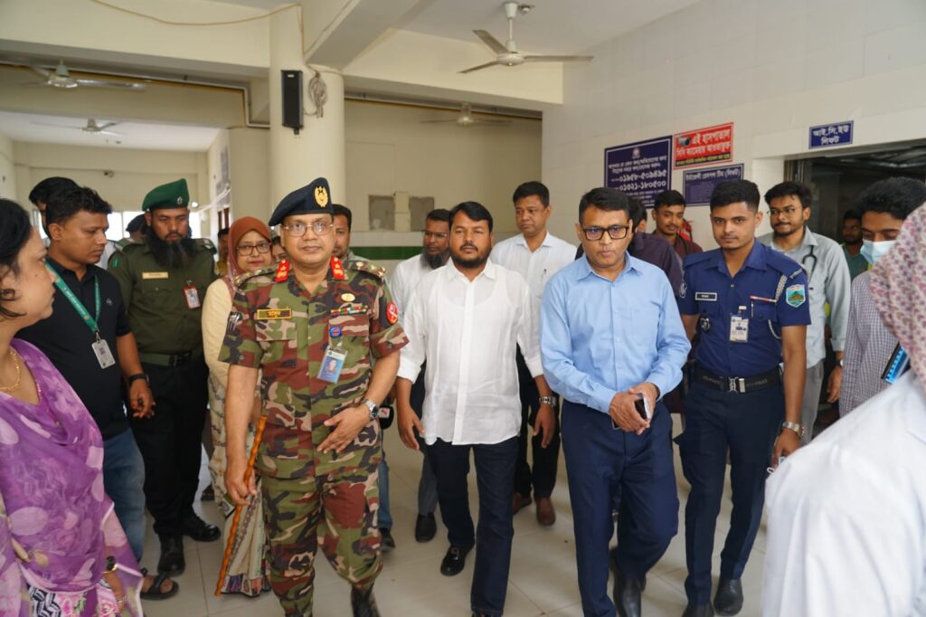 হাম রোগীর চিকিৎসা সেবা দেখতে রামেক হাসপাতালে রাসিক প্রশাসক