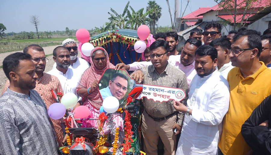 প্রধানমন্ত্রীর উপহার পেলেন অসহায় টুলি