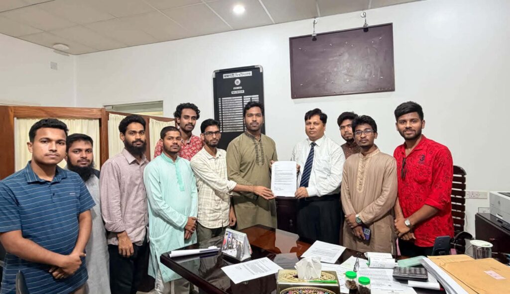 রাবিতে আবাসন সংকট; ভাতার দাবিতে স্মারকলিপি সম্মিলিত হল সংসদের