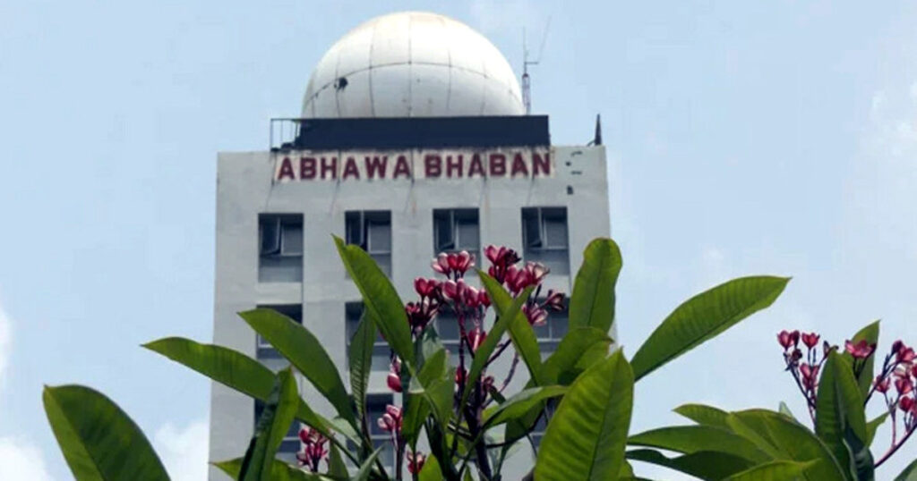 সমুদ্রবন্দরে তিন, নদী বন্দরে এক নম্বর সংকেত বহাল